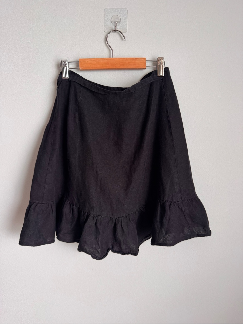 & Other Stories 100% Linen Black Wrap Mini Skirt Size US 4 Ruffle Hem Boho - Picture 11 of 12